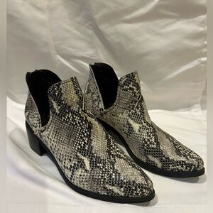Blondo- Waterproof Leather Snakeskin Bootie - Size 9